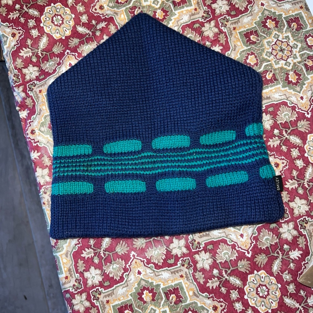 Vtg 1980's Smiley Pure 100%Wool Knit Beanie Hat Blue green and yellow